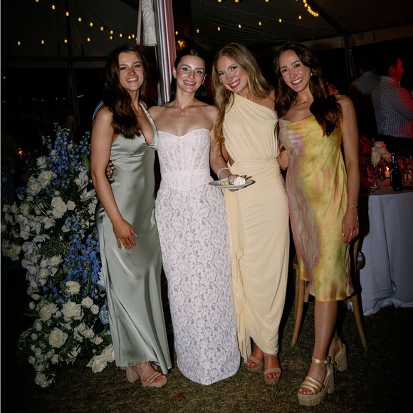 Rosie Etienne Penelope Lace Gown - Picture 16 of 16